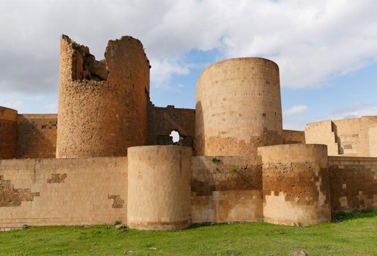 Murallas de la antigua ciudad de Ani