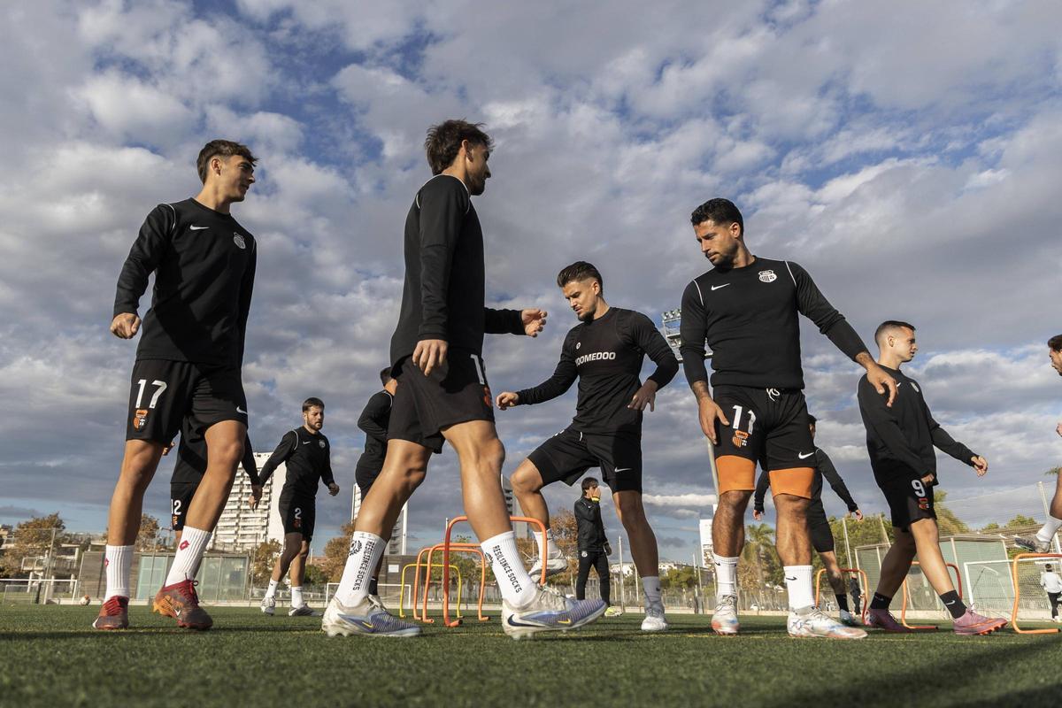 Entrenamiento del Torrent previo al choque ante el Betis