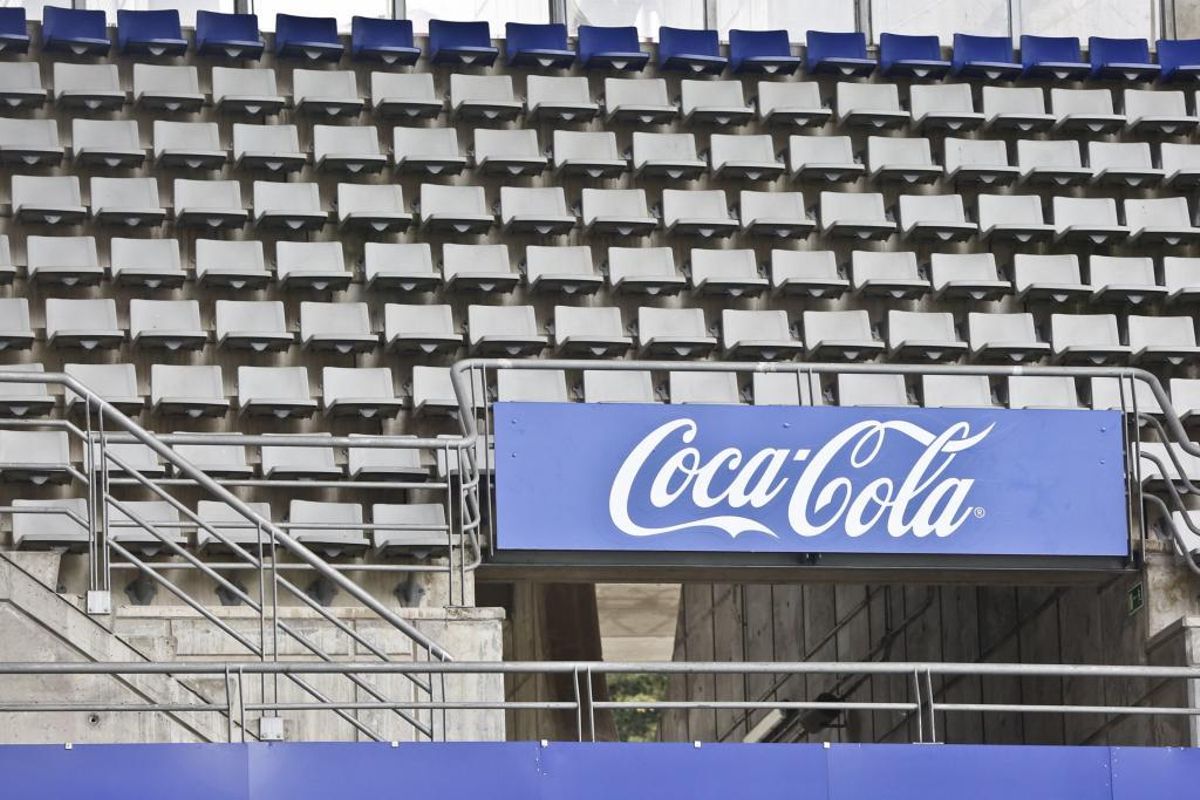 La Coca Cola de color azul...made in Carlos Tartiere