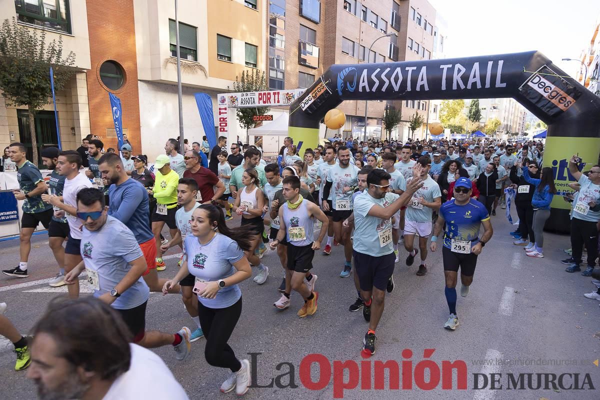 Carrera '10K Assota por ti' en Caravaca (salida y giro primera vuelta)