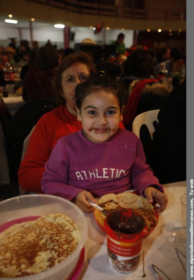 GALERÍA DE FOTOS -- Multitudinario Sopar de Colles