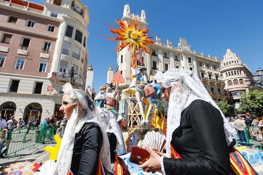 Segundo día de promoción de la fiesta alicantina en Córdoba