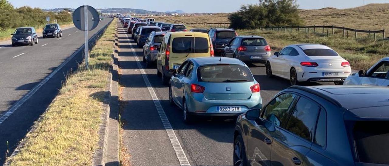 Retenciones vividas para salir de O Grove, el domingo.