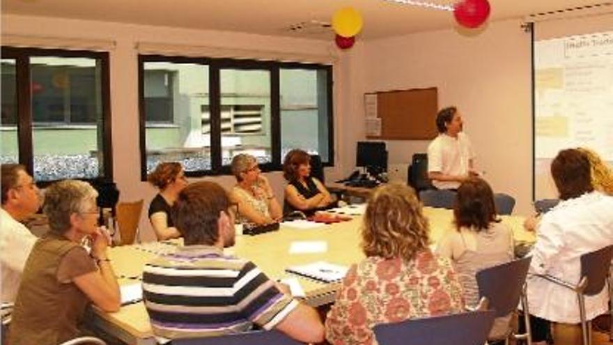 Professionals de l&#039;IAS i de la universitat de Dartmouth (EUA) debaten com aplicar el projecte a Girona.