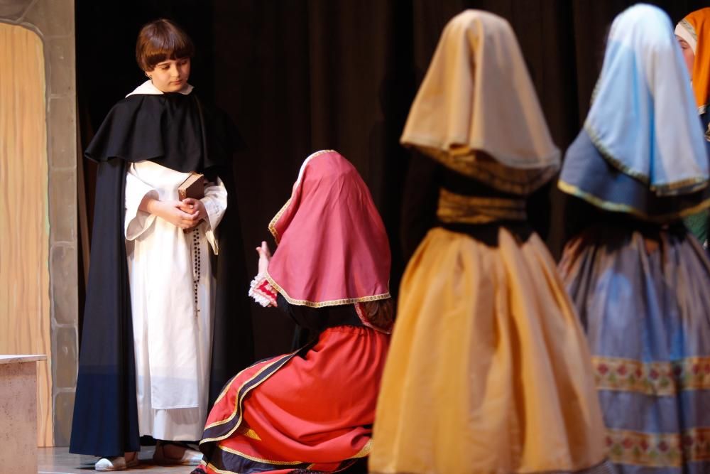 Niños en la representación de los ''Miracles'' de Sant Vicent Ferrer