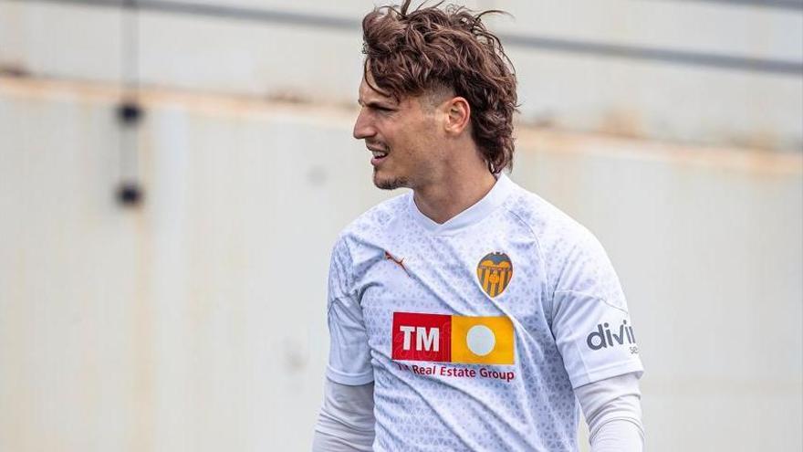 Sergi Canós durante un entrenamiento del Valencia