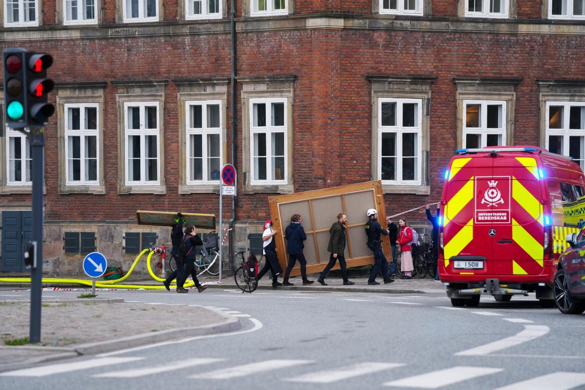 Fire hits historical Stock Exchange building in Copenhagen