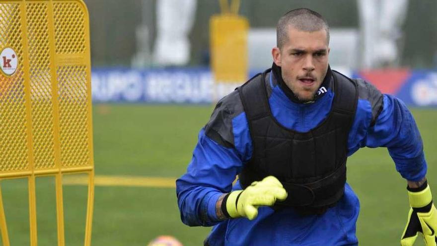 Rubén Martínez, durante el entrenamiento de ayer en la ciudad deportiva.