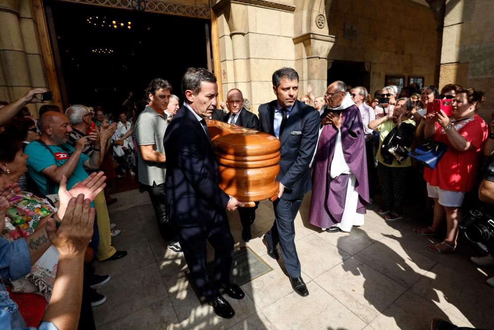 Funeral de Arturo Fernández: Emoción para despedir al chatín de la Puerta de la Villa