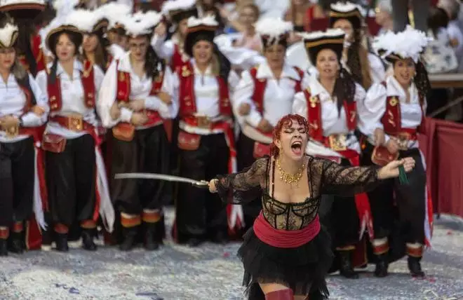 Villena brilla y vibra con la Entrada en su primer día de las fiestas de Moros y Cristianos