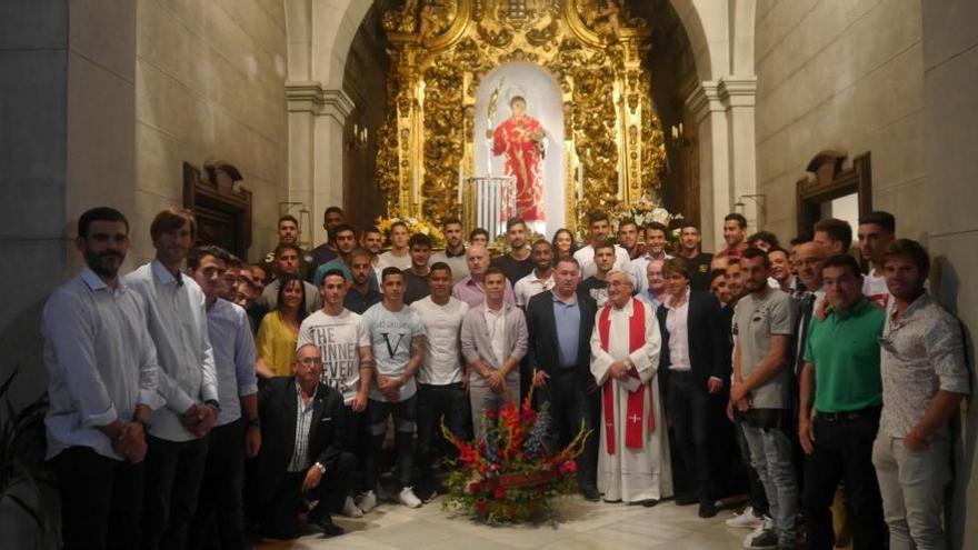 El Huesca realiza la tradicional ofrenda al patrón de la ciudad, San Lorenzo