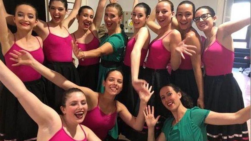 Más de 100 alumnos en el Festival de Danza del Estudio de Danza Coppelia