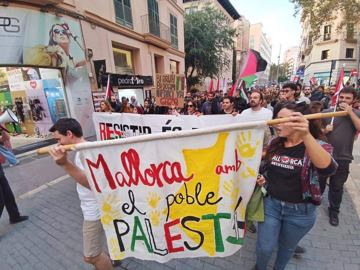 Miles de personas se manifiestan en Palma en apoyo al pueblo palestino: "El alto al fuego no es paz"