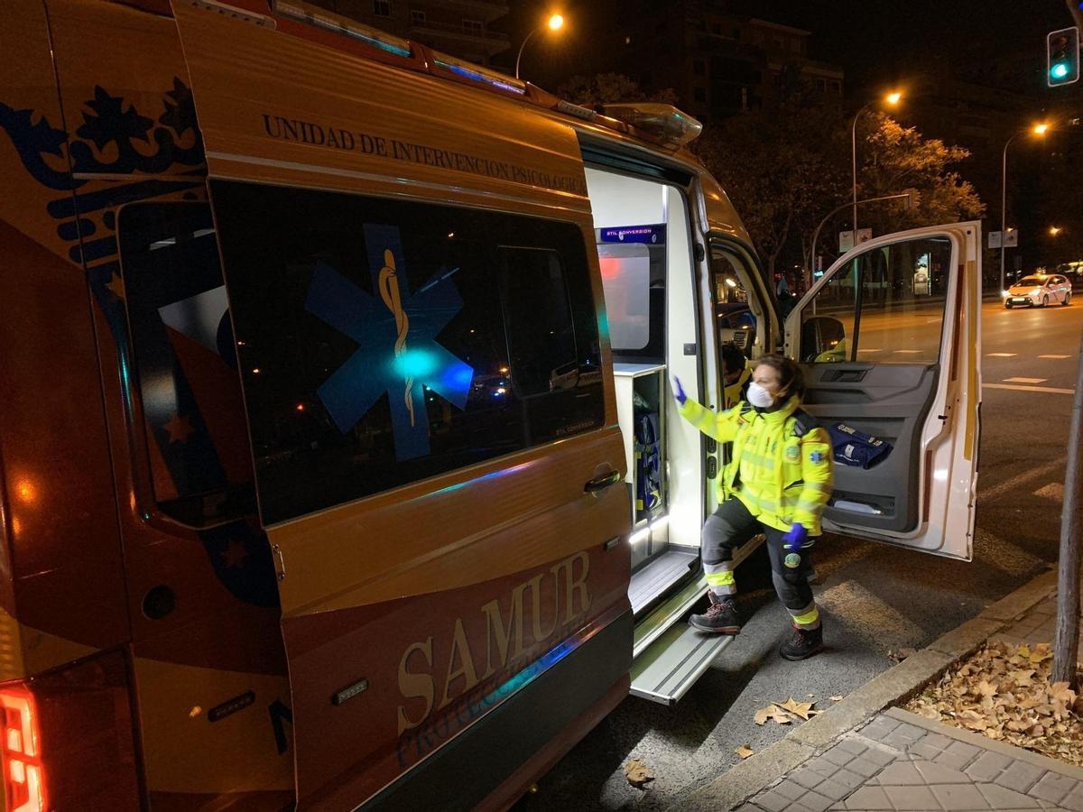 Una ambulancia del Samur. Foto: EFE / Vídeo: PI Studio