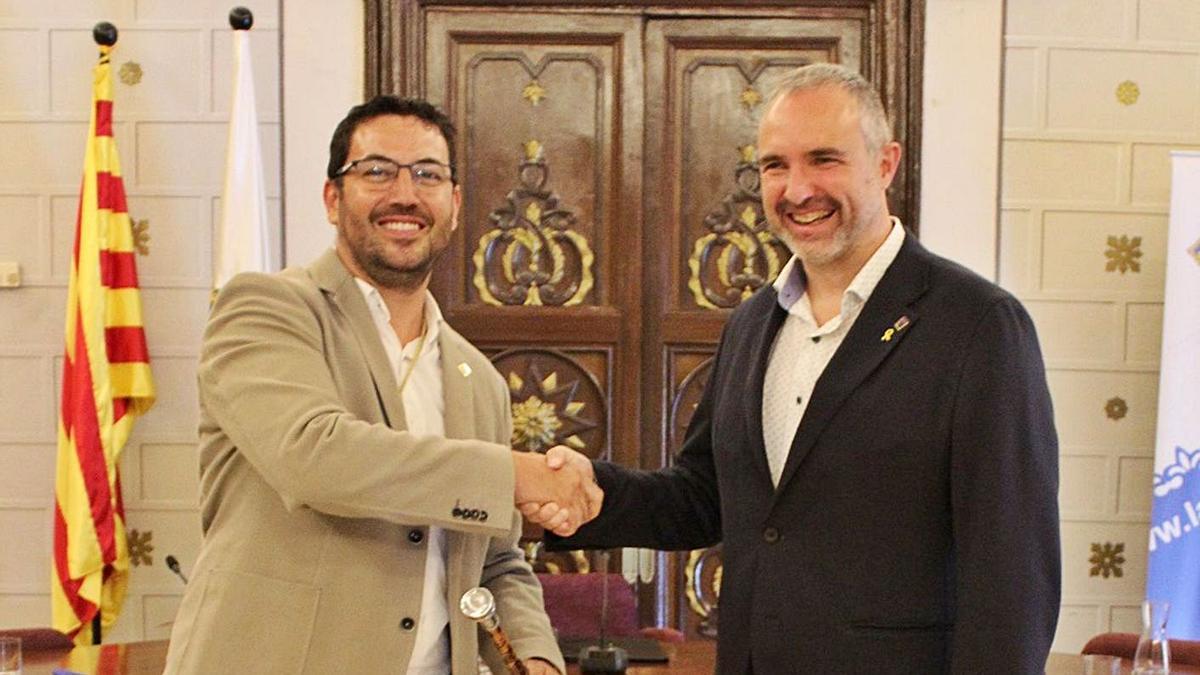 Francesc Viaplana rep la vara d’alcalde de Jordi Fàbregas en el ple d’aquest dissabte | AJ. DE LA SEU D’URGELL