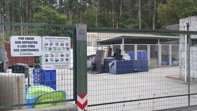Las instalaciones del punto limpio comarcal en la planta de A Portela. | SANTOS ÁLVAREZ