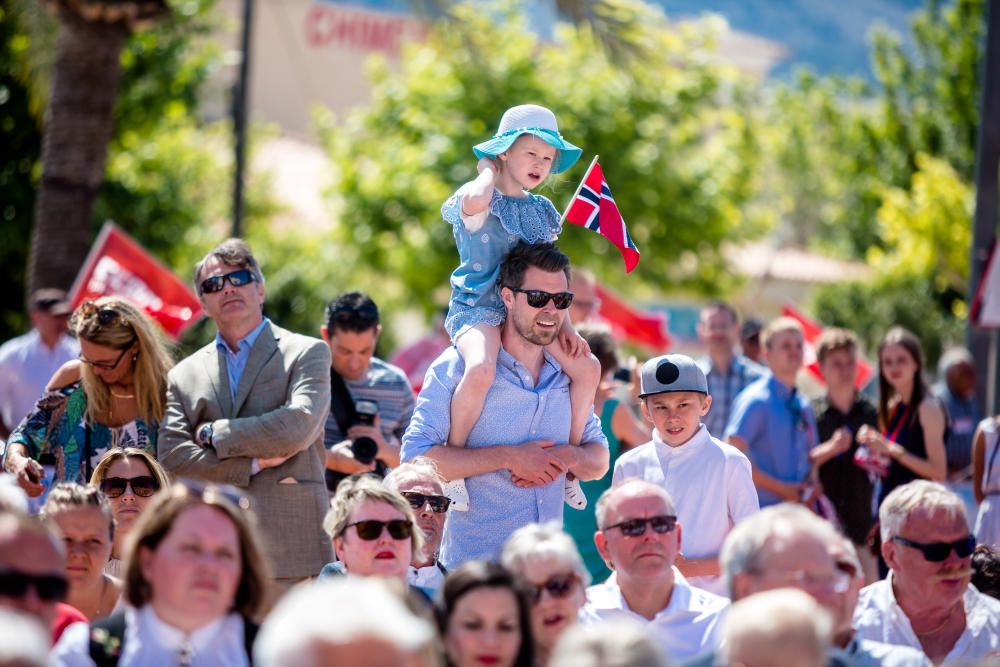 L'Alfàs se tiñe de rojo y azul para conmemorar la fiesta nacional de Noruega