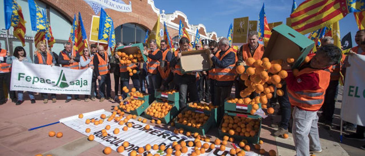 La UE prohíbe a la gran distribución que hunda los precios del campo alicantino