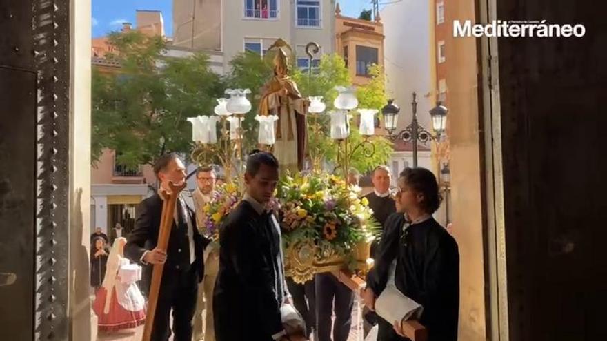 Procesión de las fiestas de la calle Sant Blai.