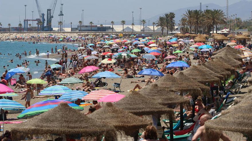 Playa de La Malagueta, en la capital.