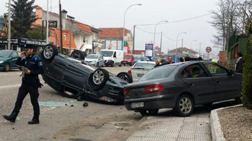 Accidente en el caso urbano de O Porriño. //FDV