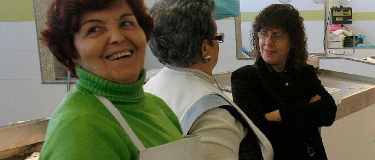 Clotilde Rodríguez (con el suéter verde), la mujer asesinada el pasado miércoles en Los Cristianos.