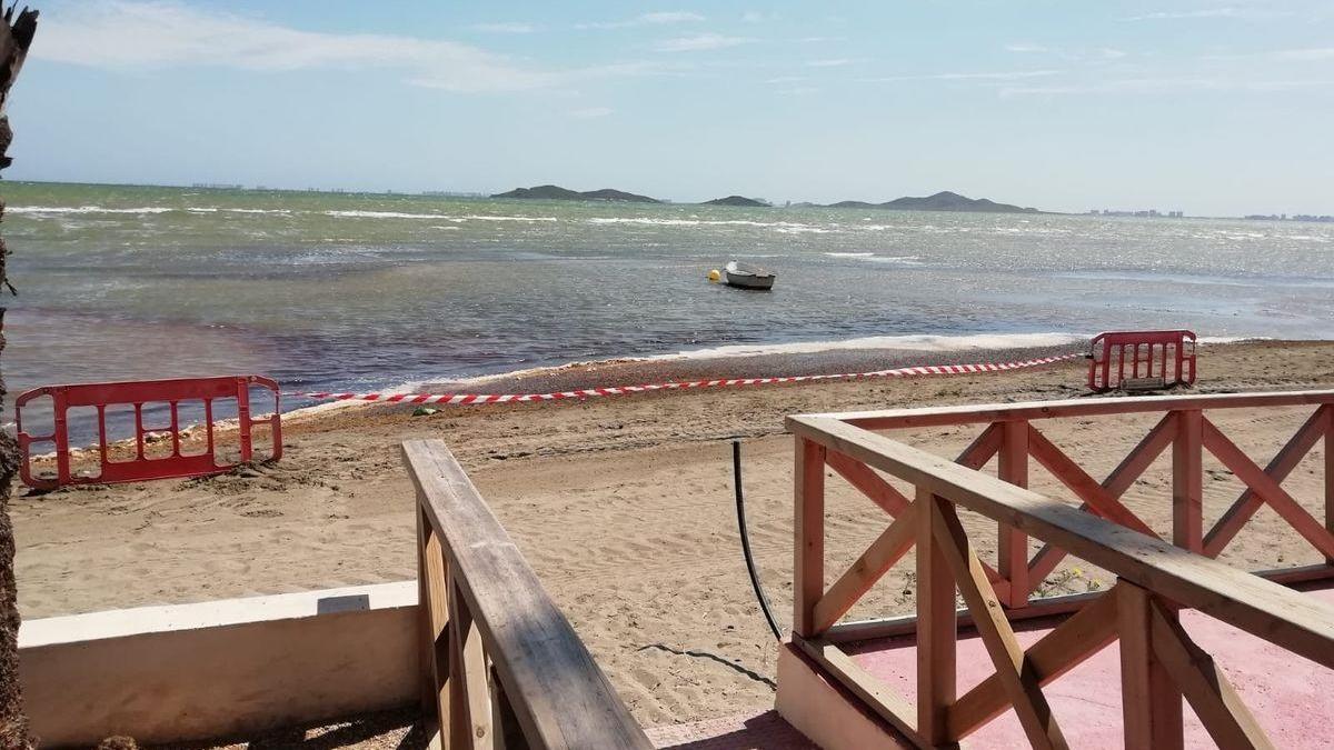 Balizados ocho puntos del Mar Menor peligrosos para el baño