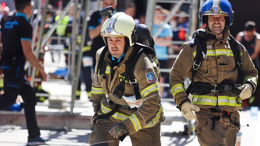 El espíritu de Eloy Palacio toma el centro de Oviedo ocho años después del incendio Uría