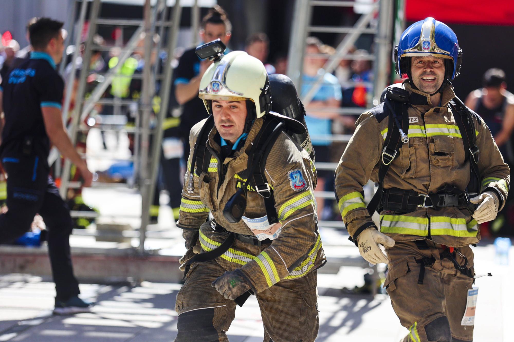 El espíritu de Eloy Palacio toma el centro de Oviedo ocho años después del incendio Uría