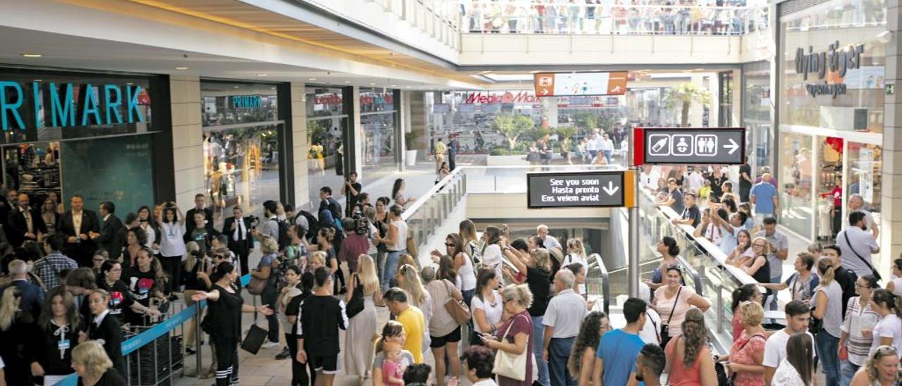 Palma registra una elevada concentración de la oferta comercial de la isla. En la imagen, una vista de Fan Mallorca.