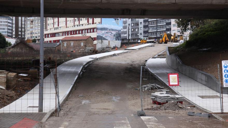 La nueva calle que conectará Romero Donallo con el barrio de Pontepedriña ya toma forma