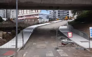 La nueva calle que conectará Romero Donallo con el barrio de Pontepedriña ya toma forma