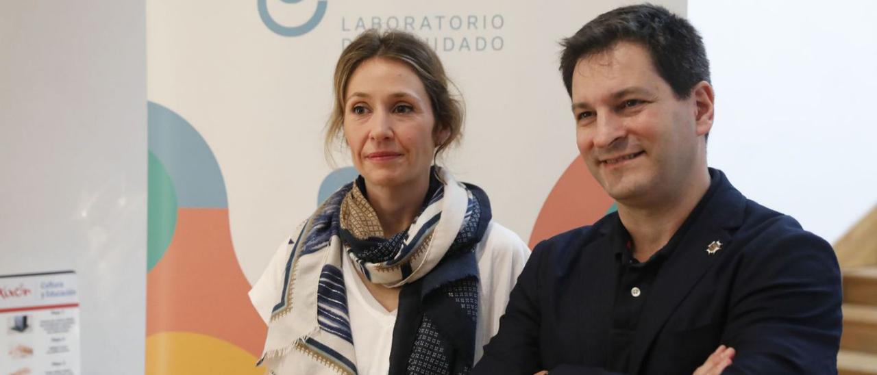 Lorena Busto y Esteban Gómez, ayer, en el Antiguo Instituto.