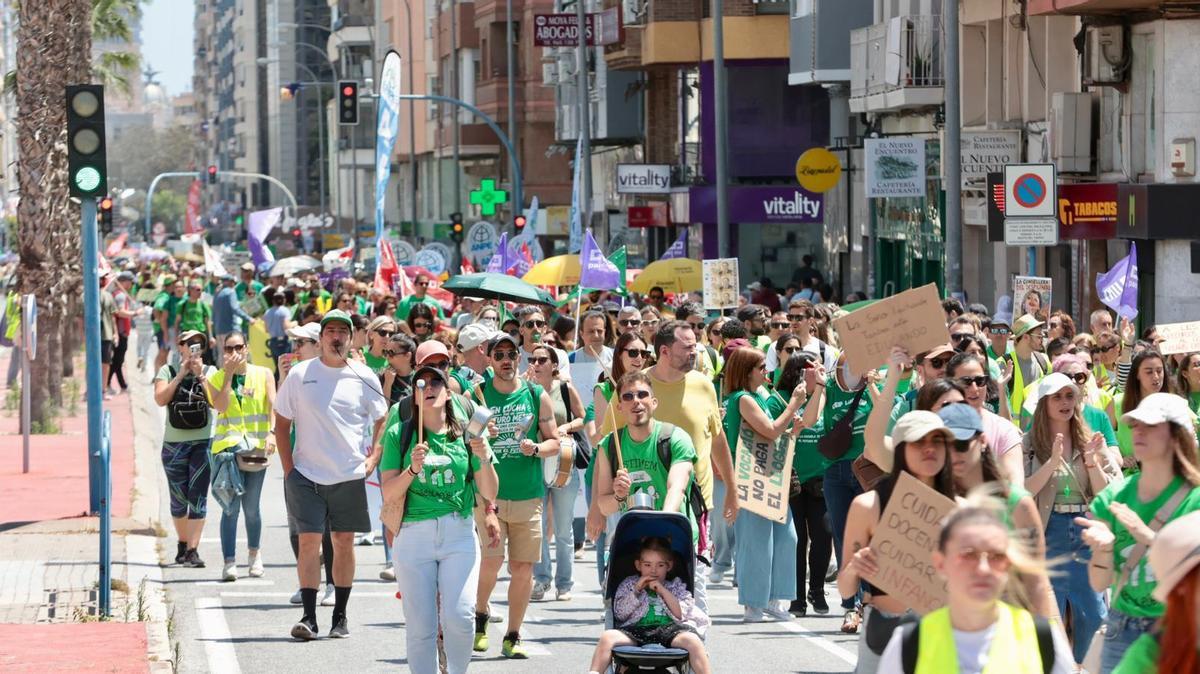 La lucha docente vuelve a las calles de Alicante en la segunda semana de huelga
