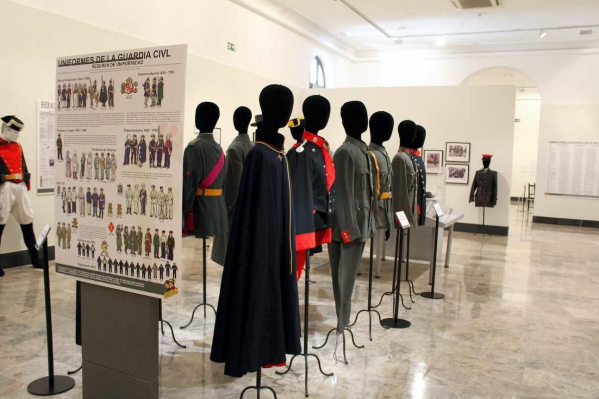 Exposición pasado y presente de la Guardia Civil