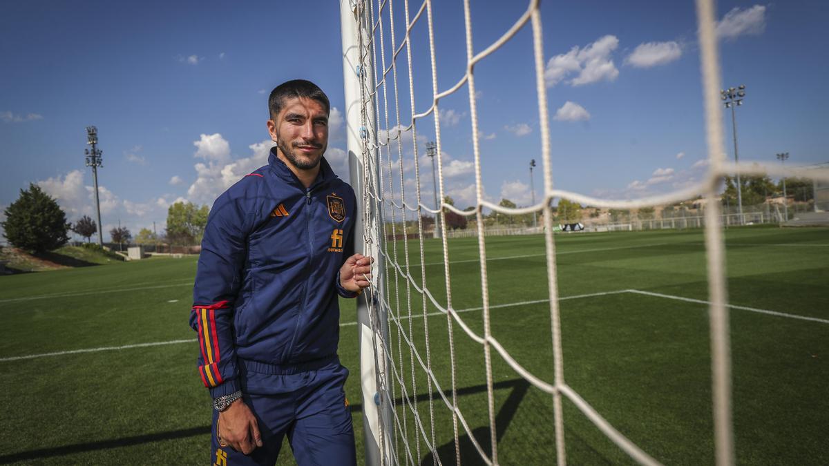 El jugador del Valencia CF que abandonará pronto la soltería