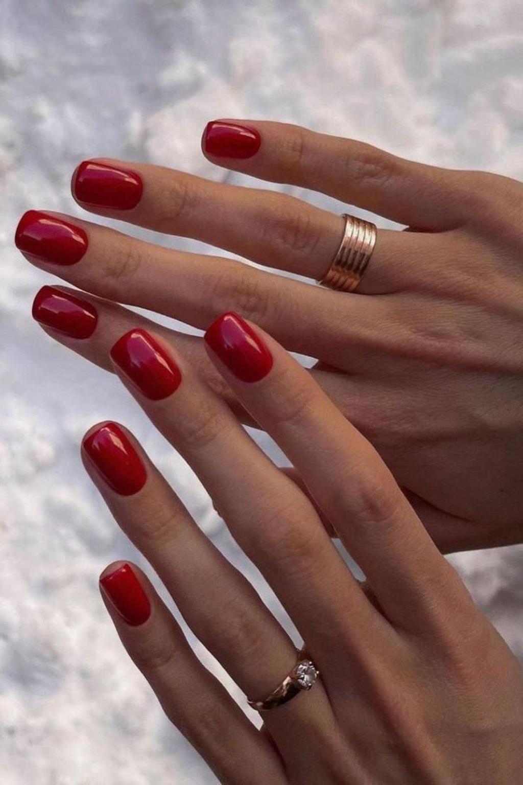 MANICURA ROJA