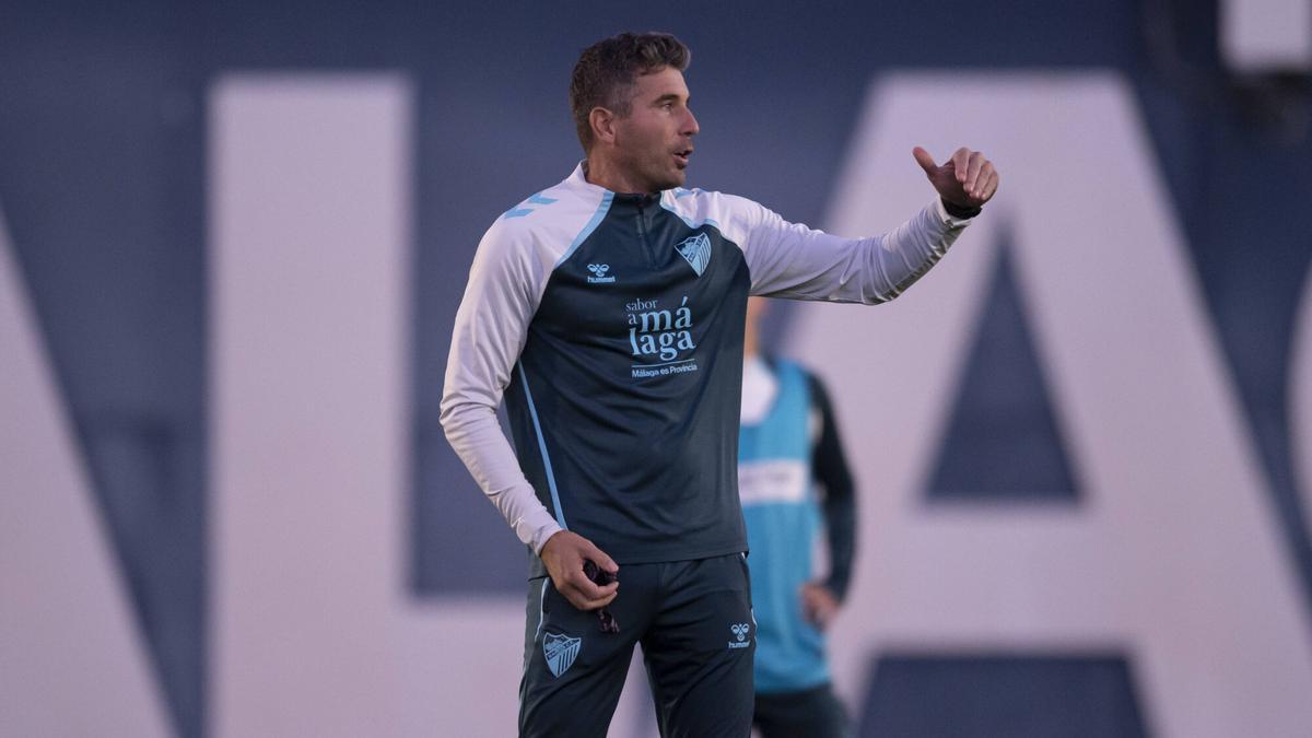 Funes, en su primer entrenamiento como entrenador del Málaga CF