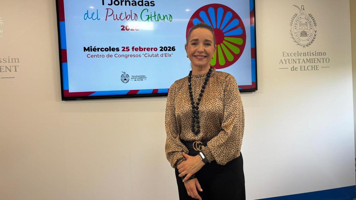La edil Celia Lastra presentaba este viernes las I Jornada del Pueblo Gitano 2026 que organiza el Ayuntamiento de Elche