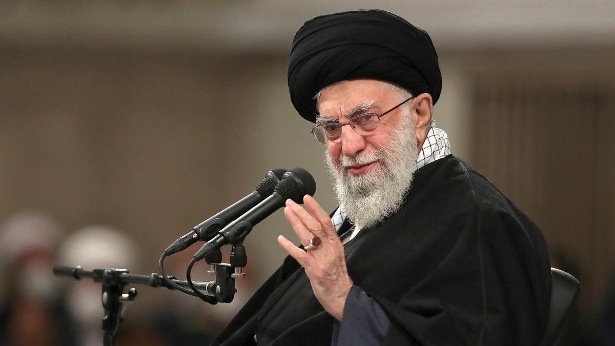 El ayatolá Alí Jameneí, durante una ceremonia en Teherán el pasado 14 de febrero.