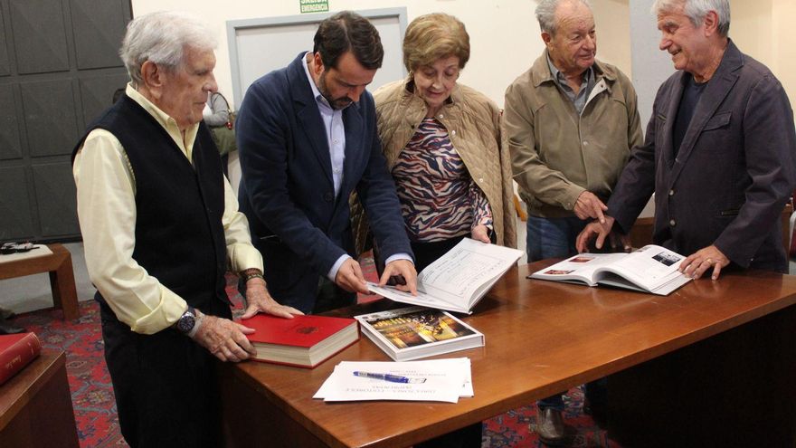 La Semana Santa de Crevillent abre oficialmente el Centenario de su revista pasional