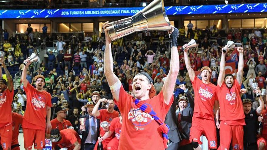 El CSKA de Moscú celebra su triunfo en la Euroliga.