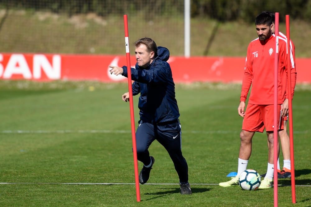 Entrenamiento del Sporting a puerta cerrada