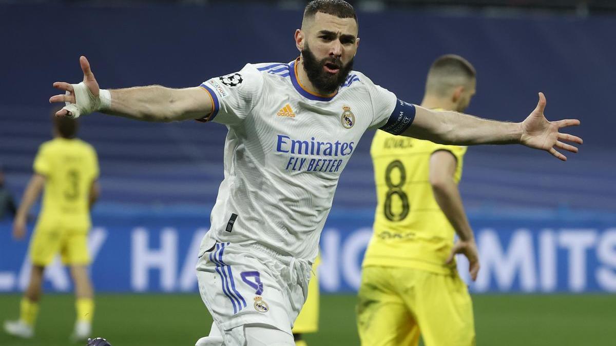 Karim Benzema celebra el gol que le dio el pase a semifinales al Real Madrid ante el Chelsea el año pasado.