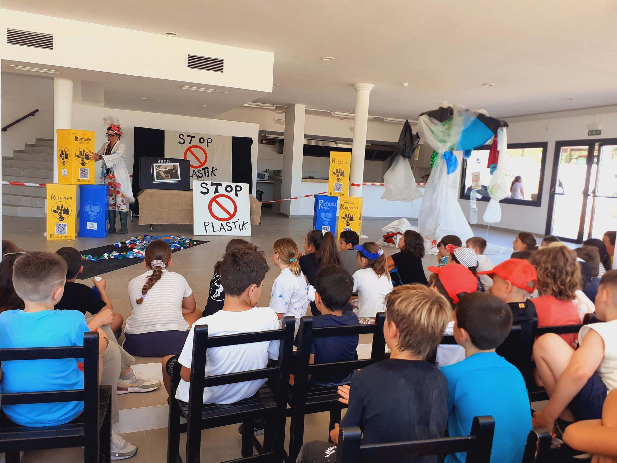 Pequeños maestros del reciclaje en Ibiza