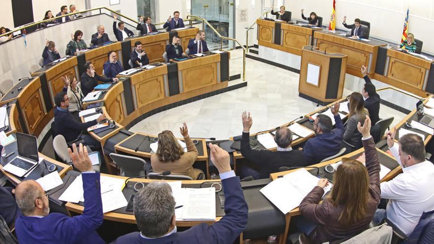 PP y Ciudadanos aprueban en la Diputación la moción socialista  del &quot;pin parental&quot; tras cambiar su contenido