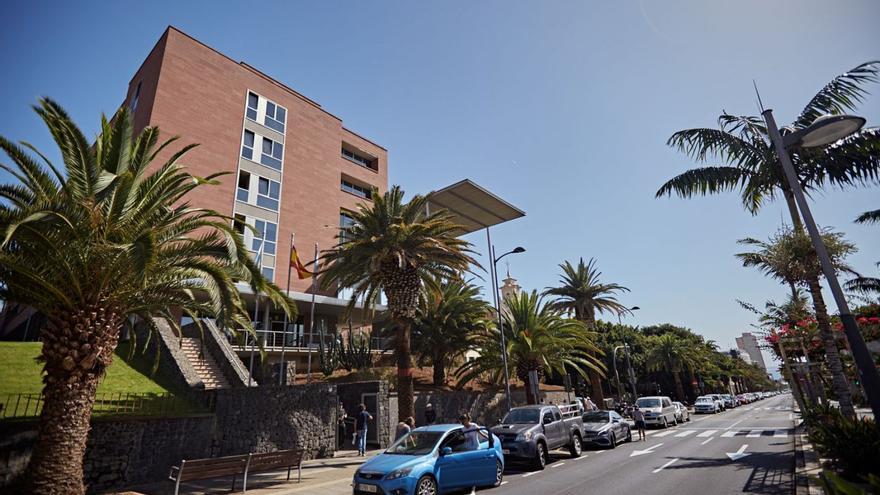 Fachada de la Gerencia de Urbanismo de Santa Cruz de Tenerife. | | E. D.