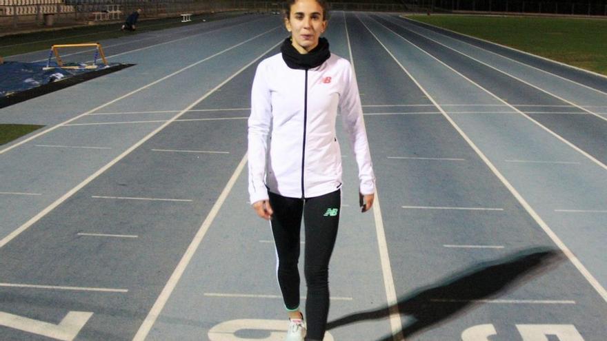 Daniela García supera a Lucía Pinacchio en los 800 metros