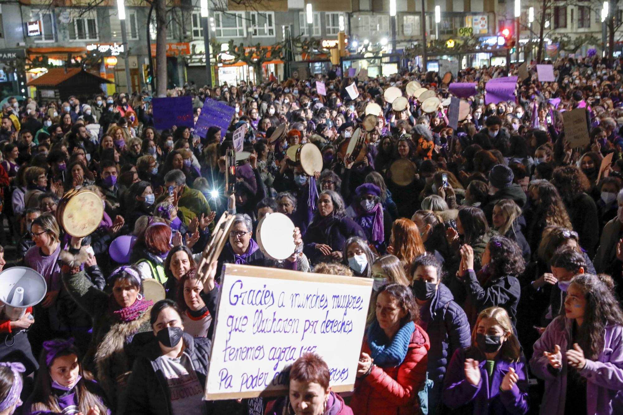 Gijón, teñido de morado por el 8-M