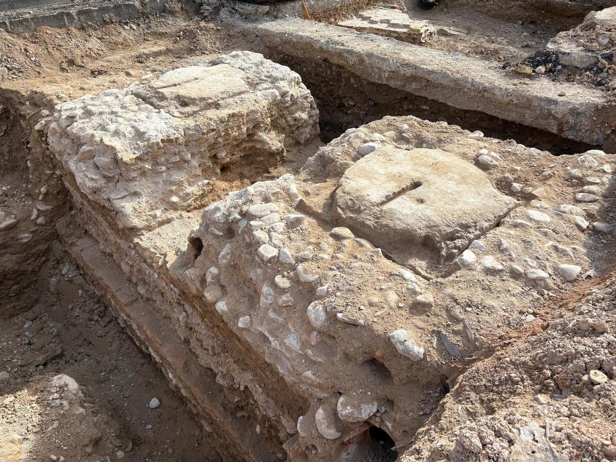 Los restos arqueológicos de la plaza San Miguel.